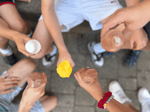 Der Eiswagen war am letzten Tag zu Besuch in der Grundschule